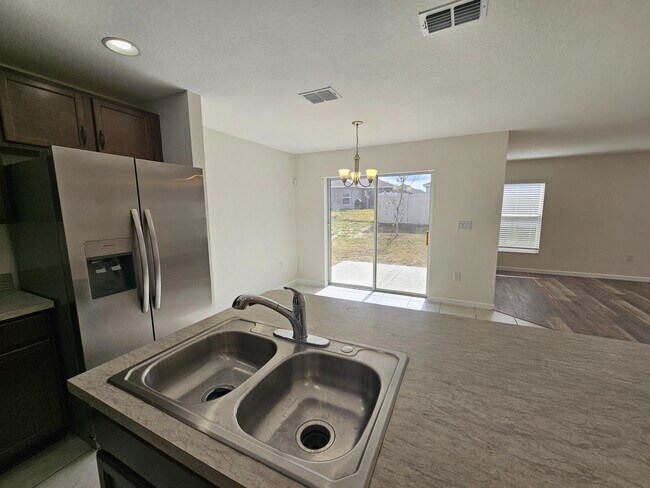 Building Photo - 3715 Eisel Wy