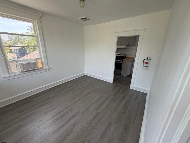 Foto del edificio - 1052 Shore Rd