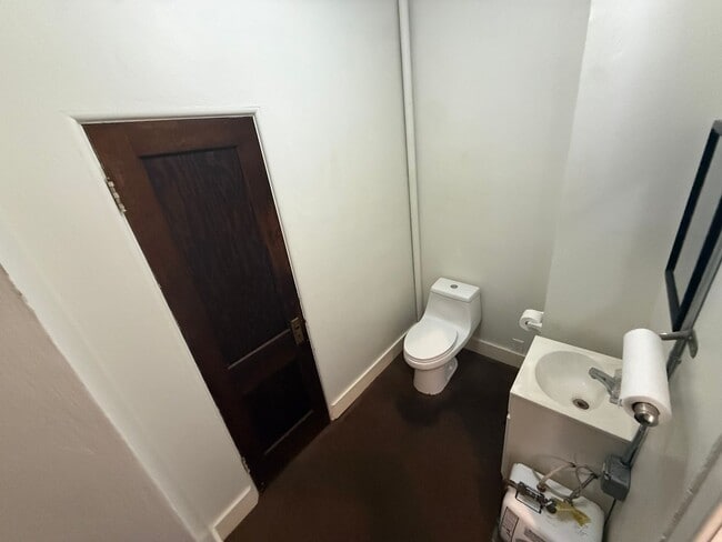 Foto del edificio - 204 W Market St