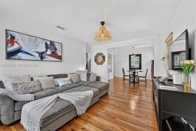 Foto del edificio - 5800 SW 61st St