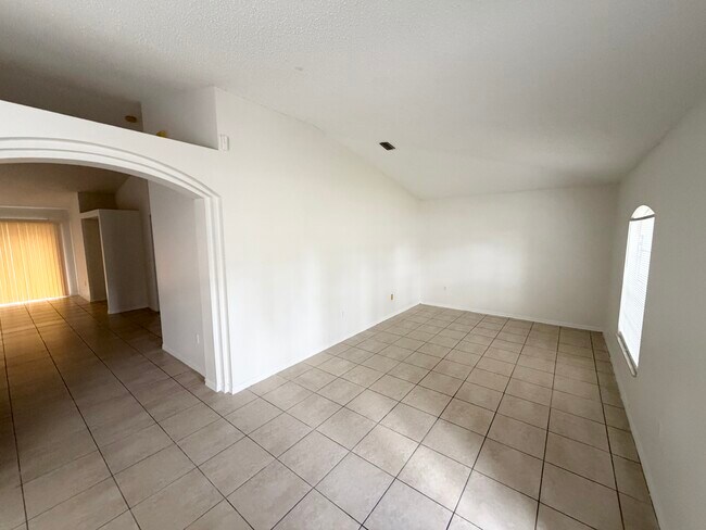 Foto del edificio - 10 Pinelynn Dr