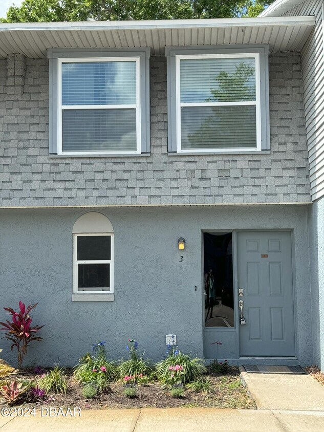 Primary Photo - 175 Yorktowne Dr