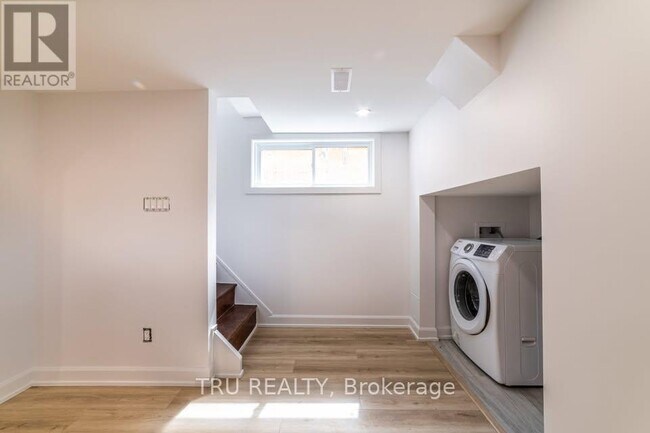 Photo du bâtiment - 2424 Iris St