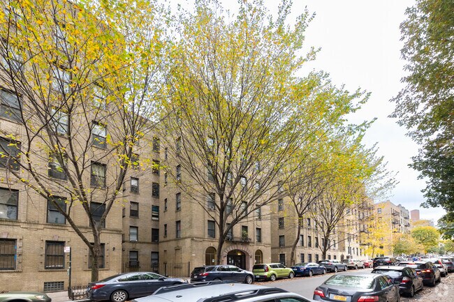 Foto del edificio - 225 Bennett Ave