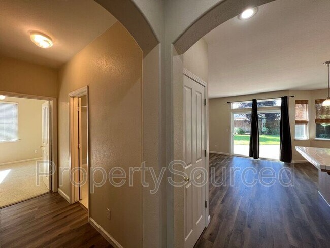 Building Photo - 2080 Picadilly Ct