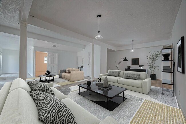Building Photo - 14706 Dale Hollow Ln