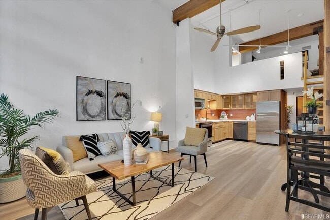 Building Photo - 461 2nd St