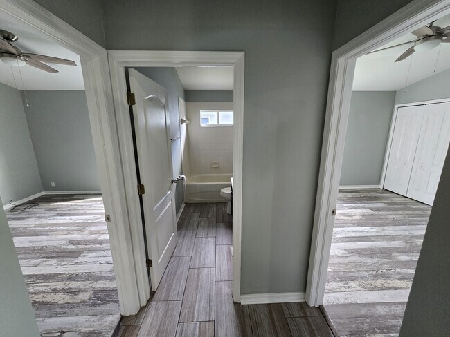 Foto del edificio - 1124 Lumsden Pointe Blvd