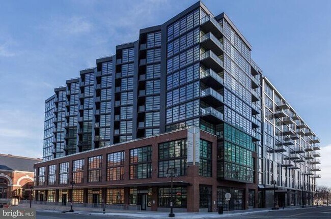 Building Photo - 1300 4th St SE