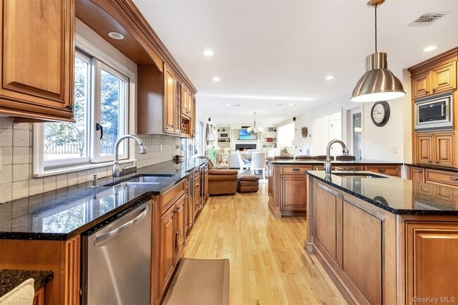 Foto del edificio - 435 Luptons Point Rd