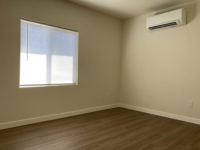 Foto del edificio - 664 W Kenwood St