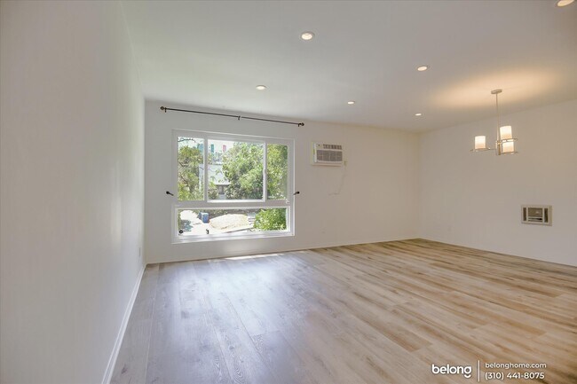 Building Photo - 1222 N Olive Dr