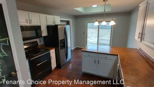 Building Photo - 3 br, 2 bath House - 3816 W Overland St