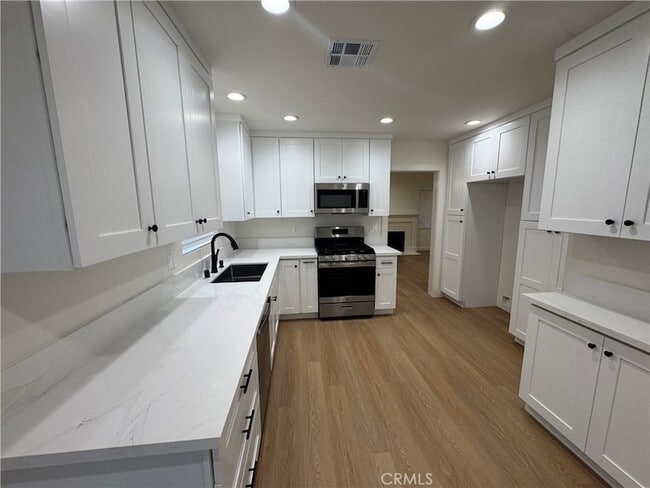Foto del edificio - 15234 Kingsbury St