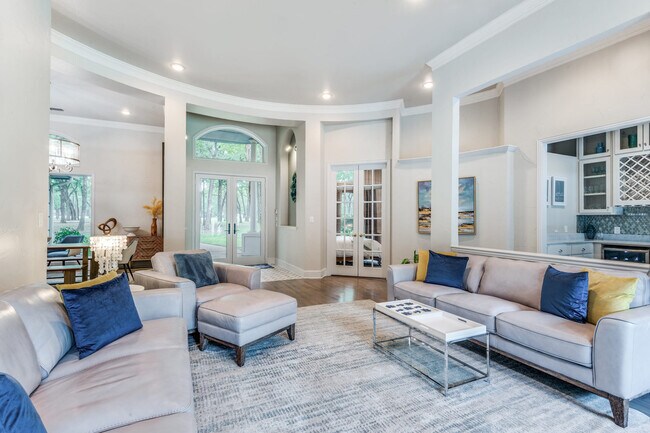 Foto del edificio - 825 Carrie Ln