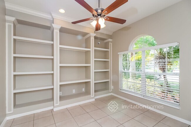 Foto del edificio - 6006 35th Ln E