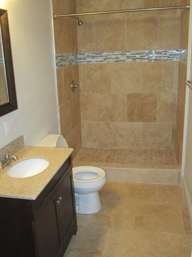 Foto del edificio - Luxury College Rental - South Side Flats