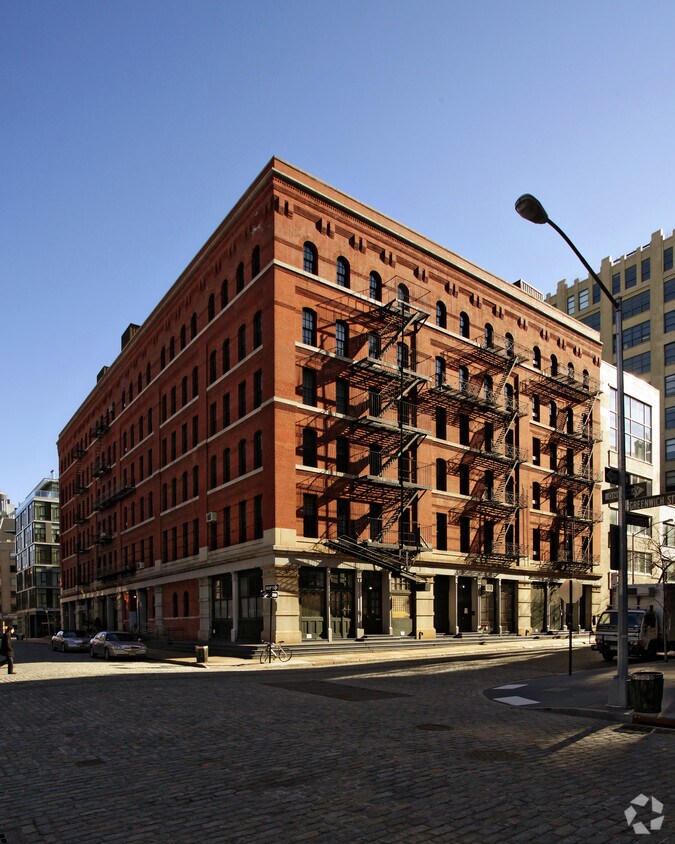Primary Photo - 465-467 Greenwich St