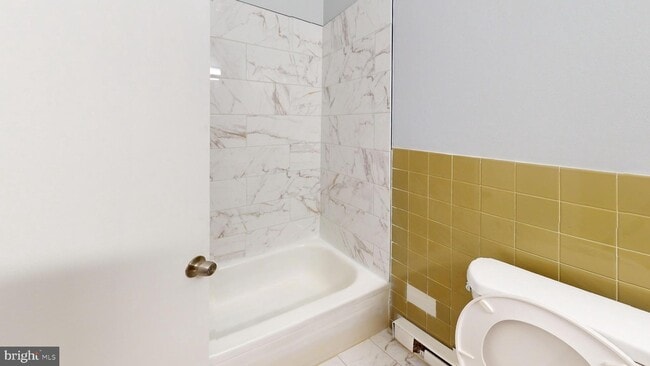 Foto del edificio - 758-758 E 25th St