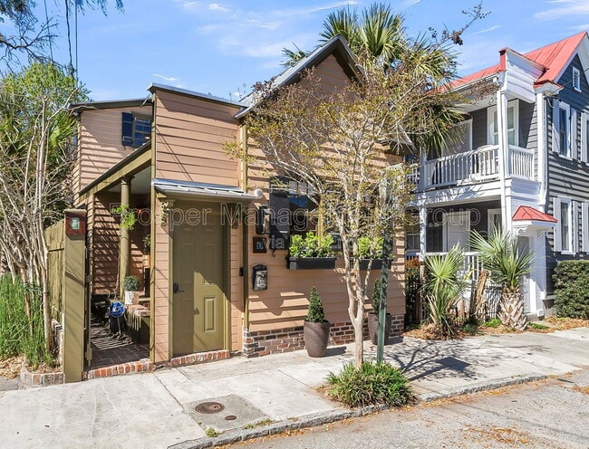 Photo - 1 Kracke St House