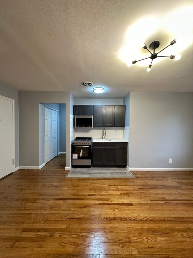 Foto del edificio - 128 E 7th St