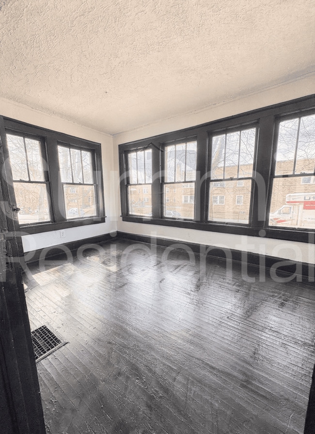 Building Photo - 4 Bedroom House for Rent