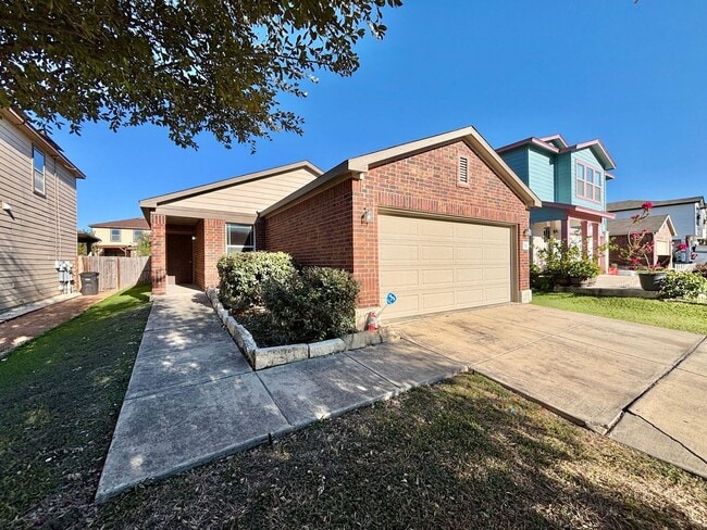 Foto del edificio - Bright and Open 4 bedroom 2 bath Single Story Home on the NE side of SA!