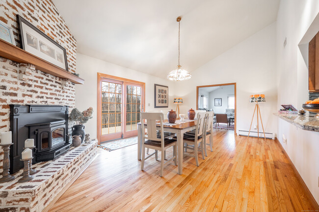 Building Photo - 6 Big Buck Ln