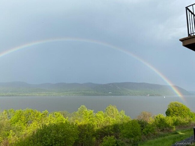 Foto del edificio - 729 Hewitt Ln