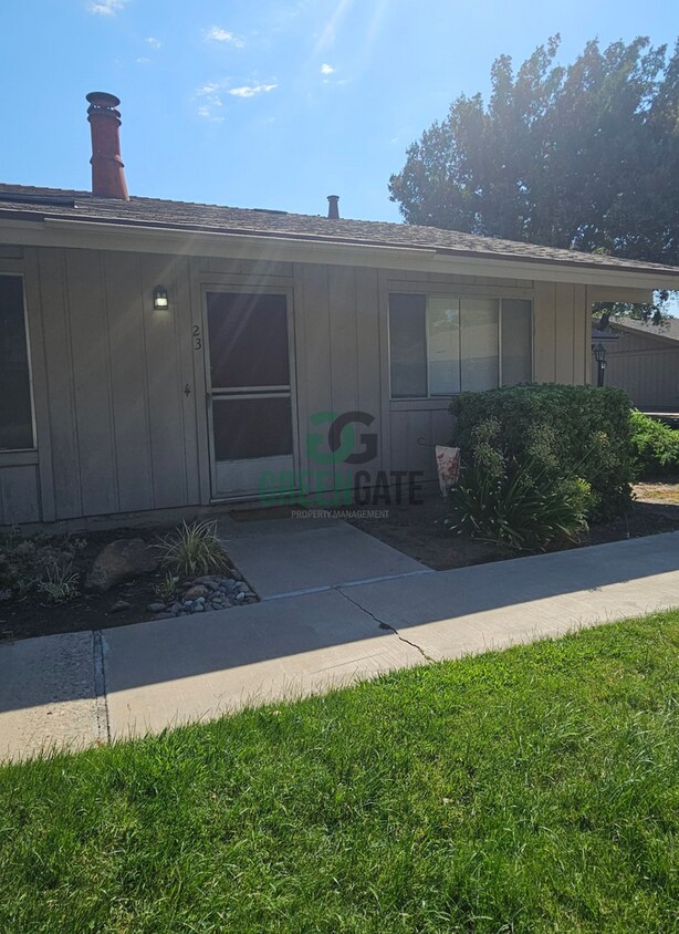 Foto principal - Available Now, 2 bedroom, 1.5 bath for mov...
