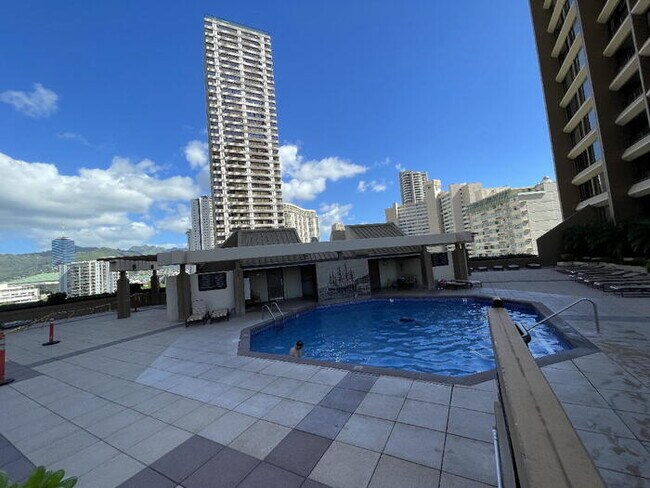 Foto del edificio - To register for the showing time, note the 4 digit code: 3853 and click "APPLY NOW."(mobile:orang...