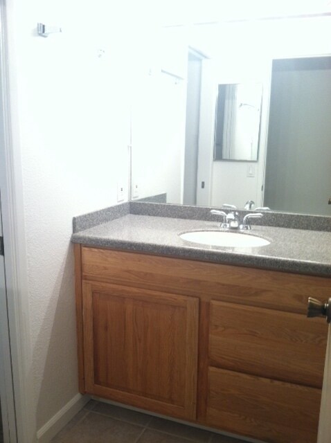 Building Photo - 3/1.5 condo for rent! 3504 Larchmont Squar...