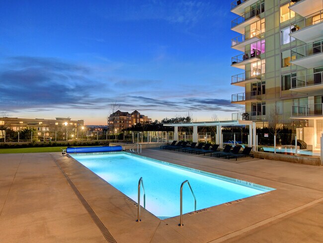 Photo du bâtiment - 60 Saghalie Rd