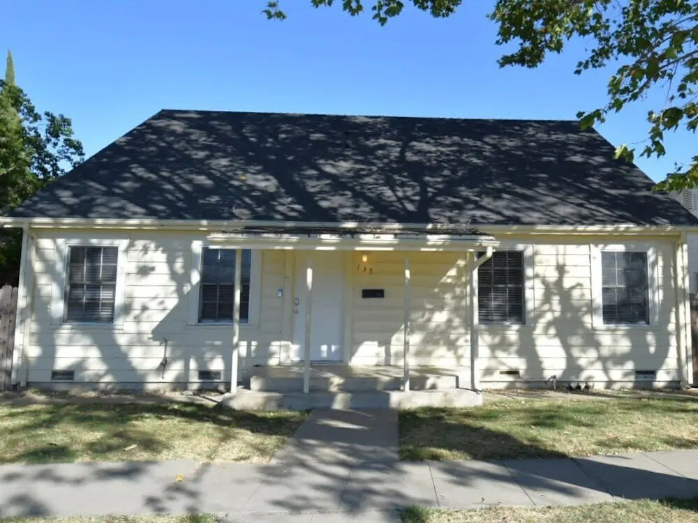 Foto principal - 211 N 5th St