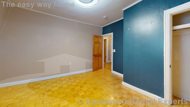 Foto del edificio - 49 Glenwood Rd