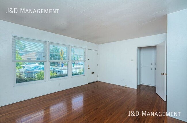 Foto del edificio - 2231 Meade Ave