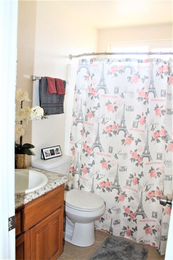 Senior neighborhood corner lot! 55+ 2/1 wi... Apartments in Hemet, CA