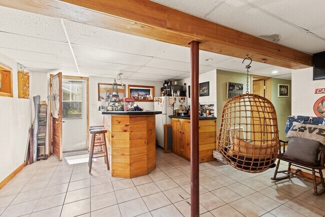 Building Photo - 4 Saxonia Ave