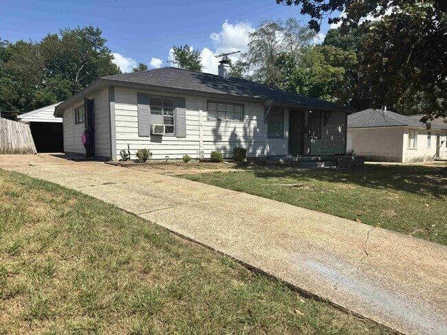 Building Photo - 1770 Sugarloaf St