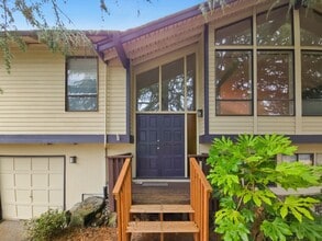 Building Photo - 15115 SE 48th Dr