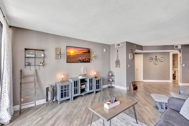 Building Photo - 3000 N Ocean Dr