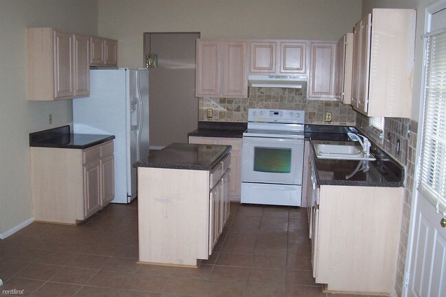 Building Photo - 1021 Laurens Way