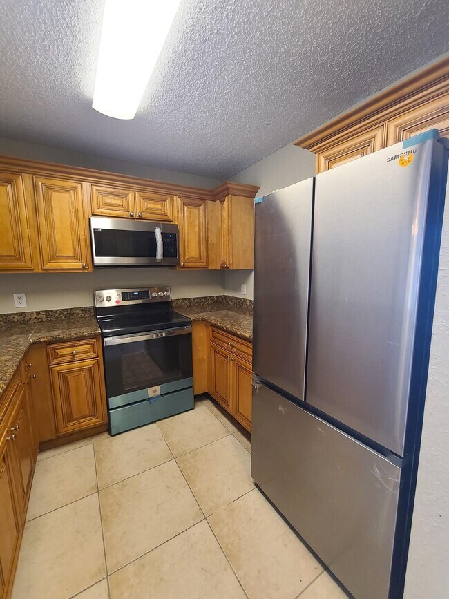 Foto del edificio - 1440 Lake Crystal Dr
