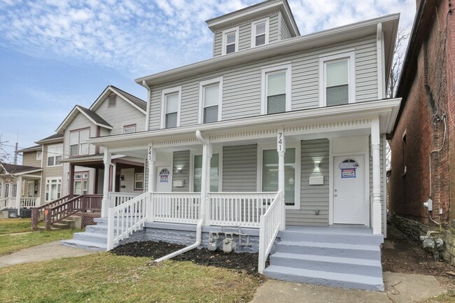 Building Photo - 741 E Mound St
