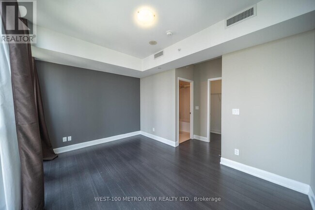 Photo du bâtiment - 2910 Hwy 7