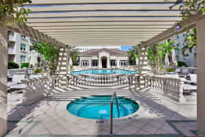 Foto del edificio - 99 SE Mizner Blvd