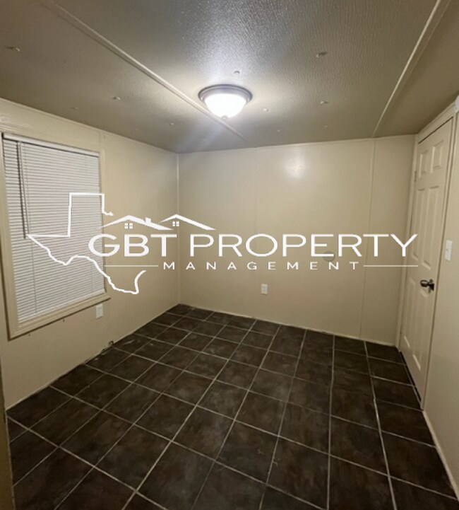 Building Photo - 3 Bedroom 1 Bathroom Home in the Country!