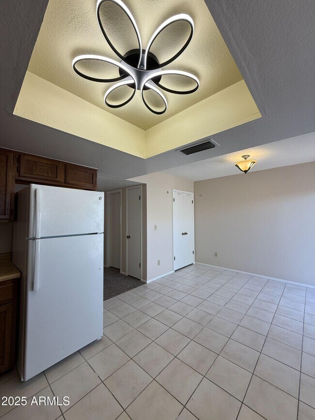 Foto del edificio - 16510 E Palisades Blvd