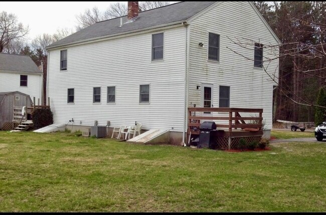 Foto del edificio - 567 Mendon Rd