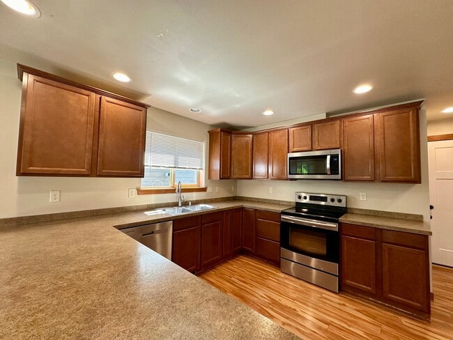 Building Photo - 5835 Pioneer Ridge Pl, Ferndale